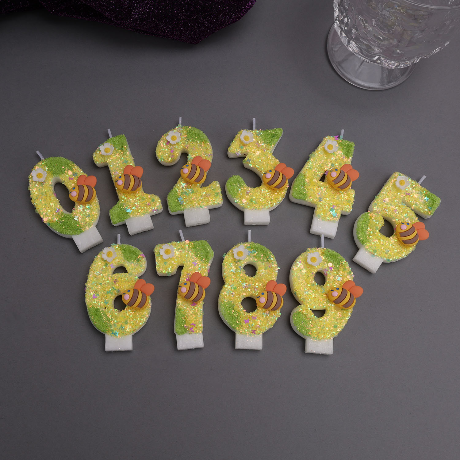 Цветные свечи в желто-зеленых  – обзор и цена Holiday Candle Set